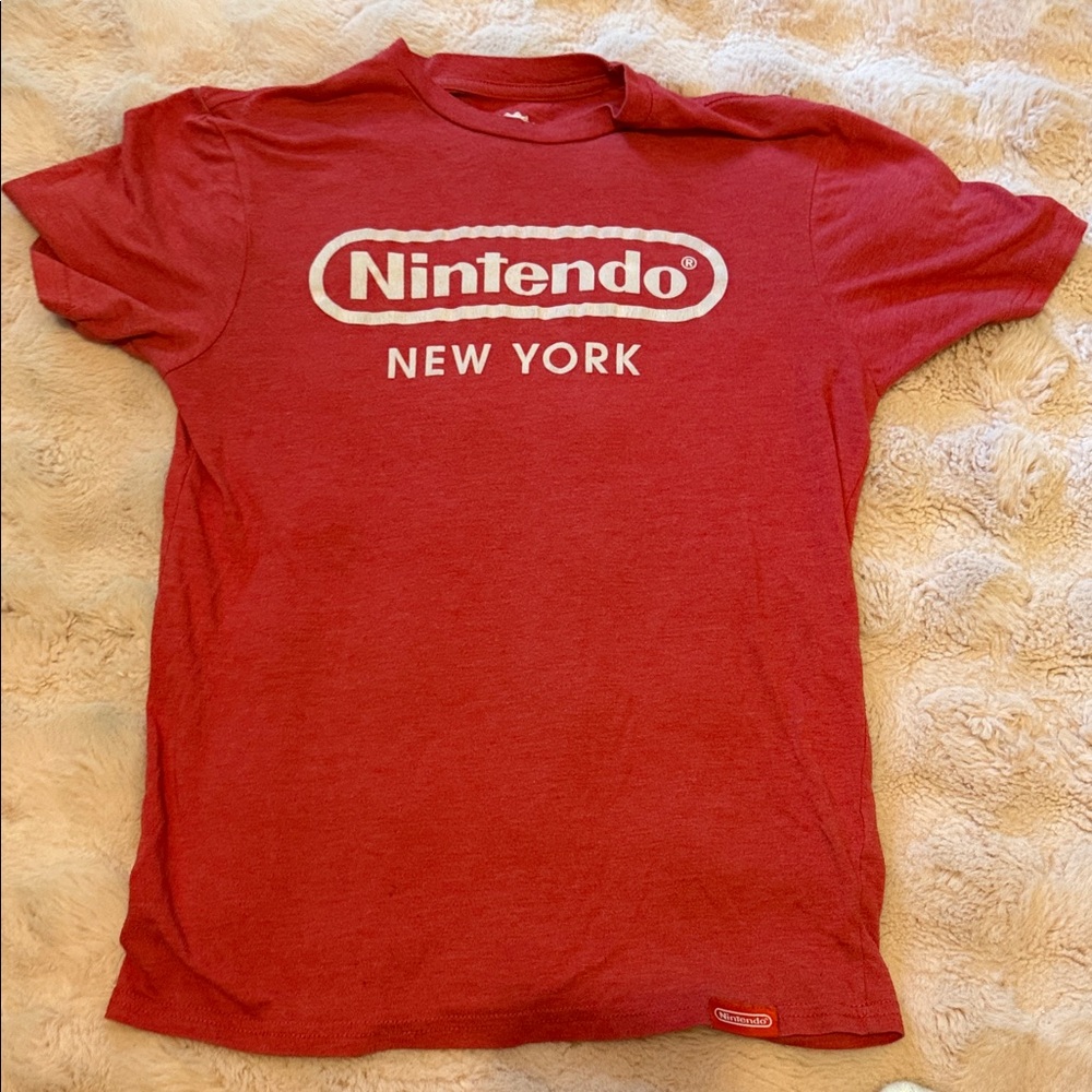 Vintage Nintendo Red T-Shirt with New York Logo S